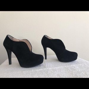 Barneys New York Vera Gomma Black Suede Shoe